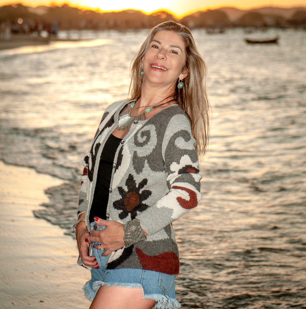 Alpaca sweater for women made with 100% Baby Alpaca fiber 