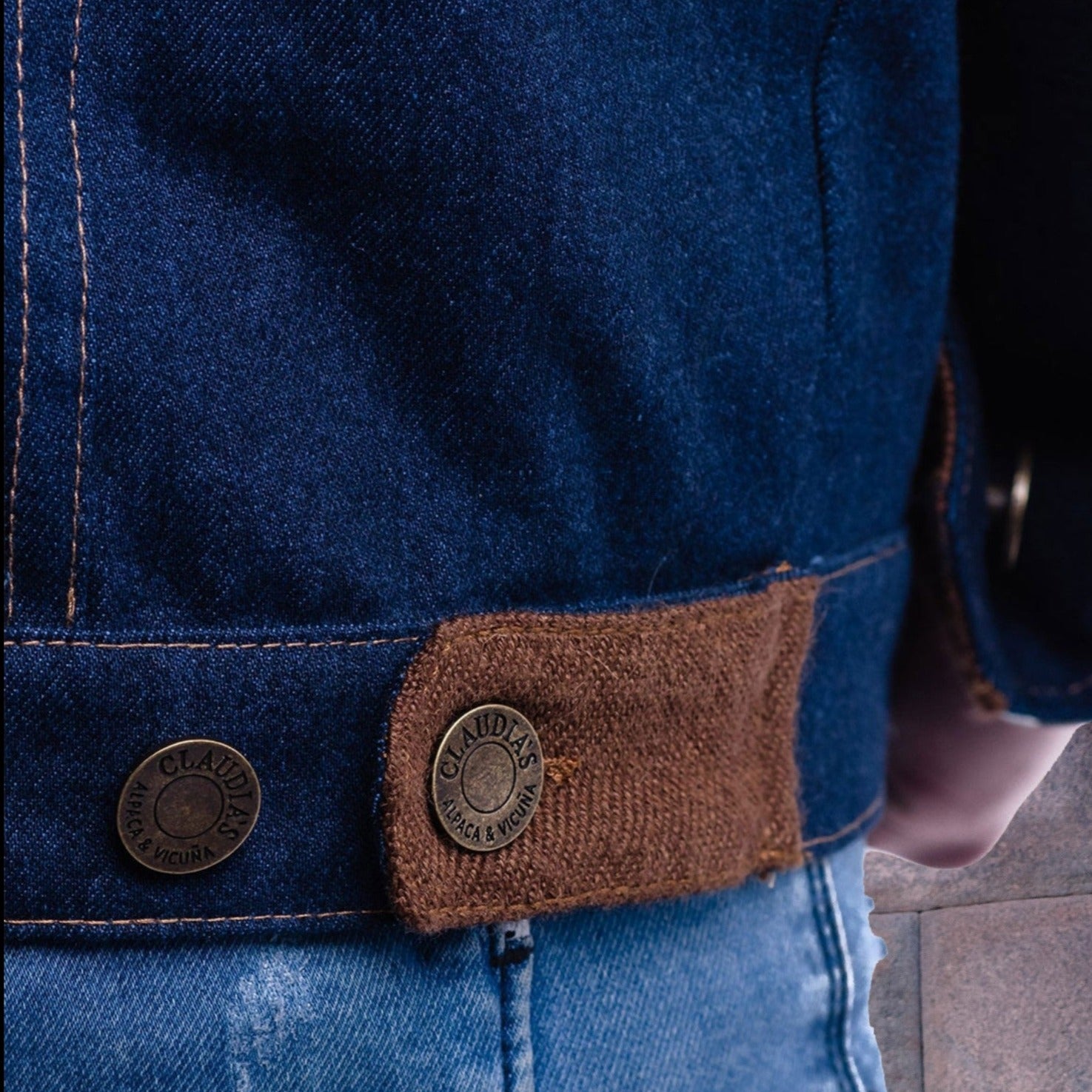 Denim jacket for men with elegant alpaca fabric application.