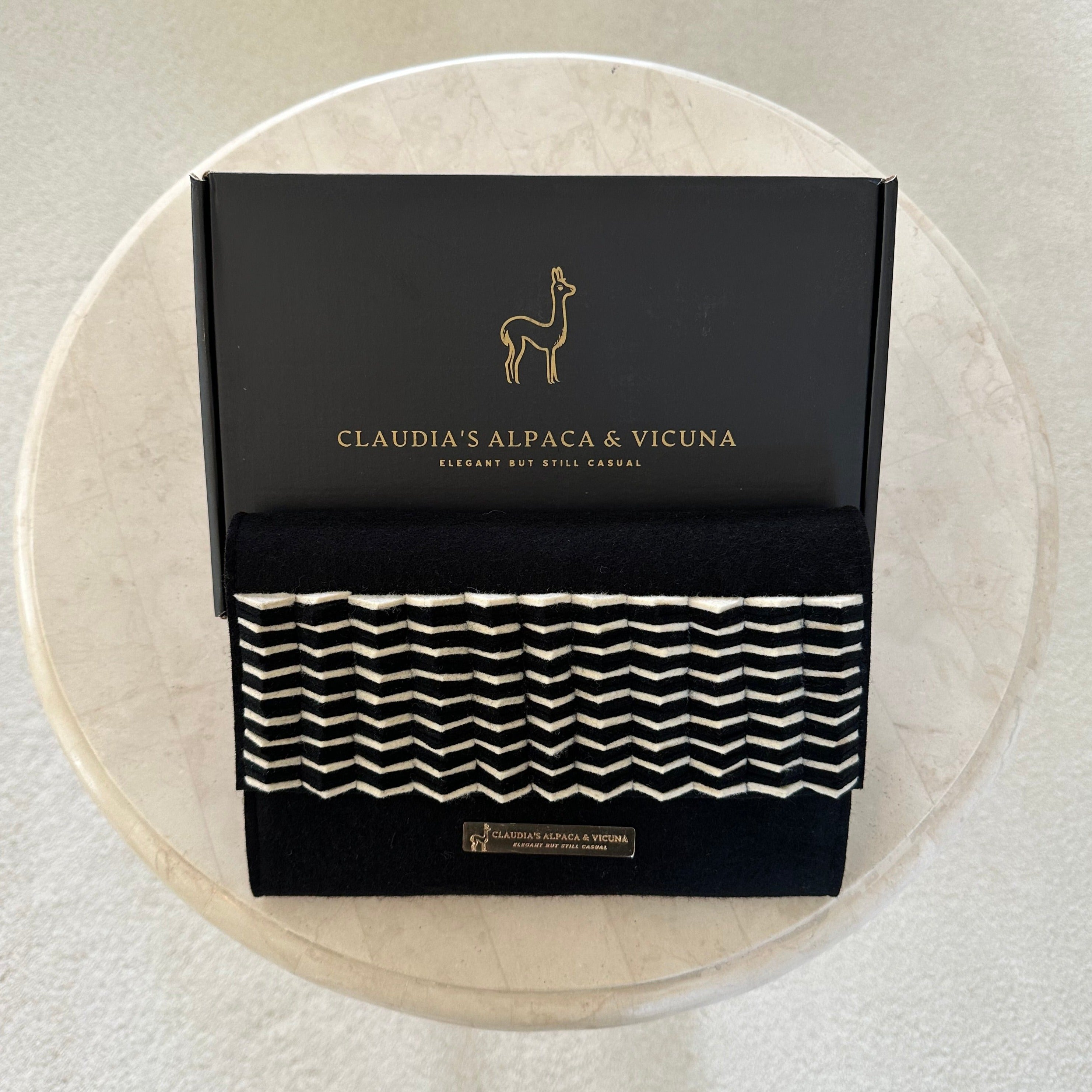 Elegant Clutch Purse, Crossbody Bag, elegant Alpaca felt material.