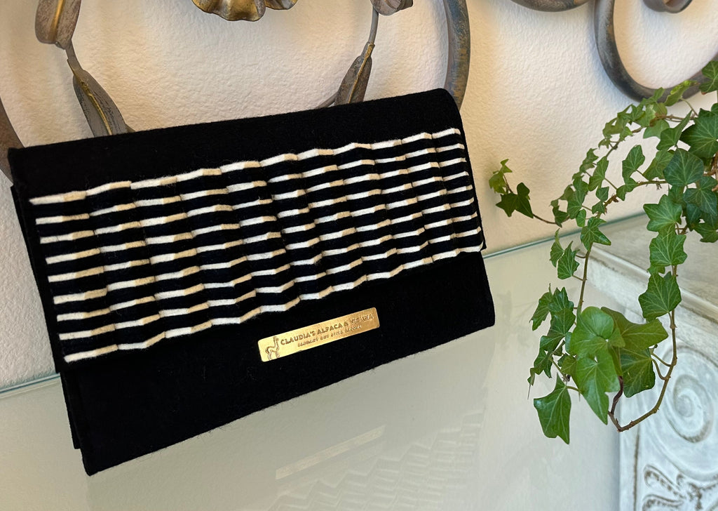 Elegant Clutch Purse, Crossbody Bag, elegant Alpaca felt material.
