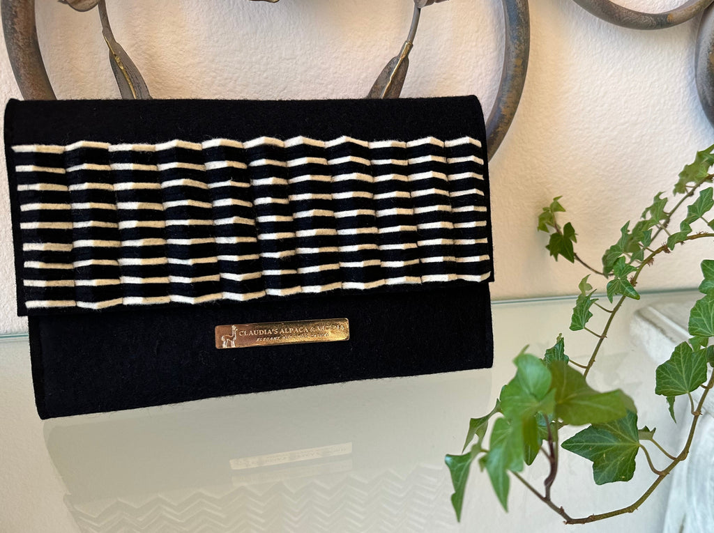 Elegant Clutch Purse, Crossbody Bag, elegant Alpaca felt material.