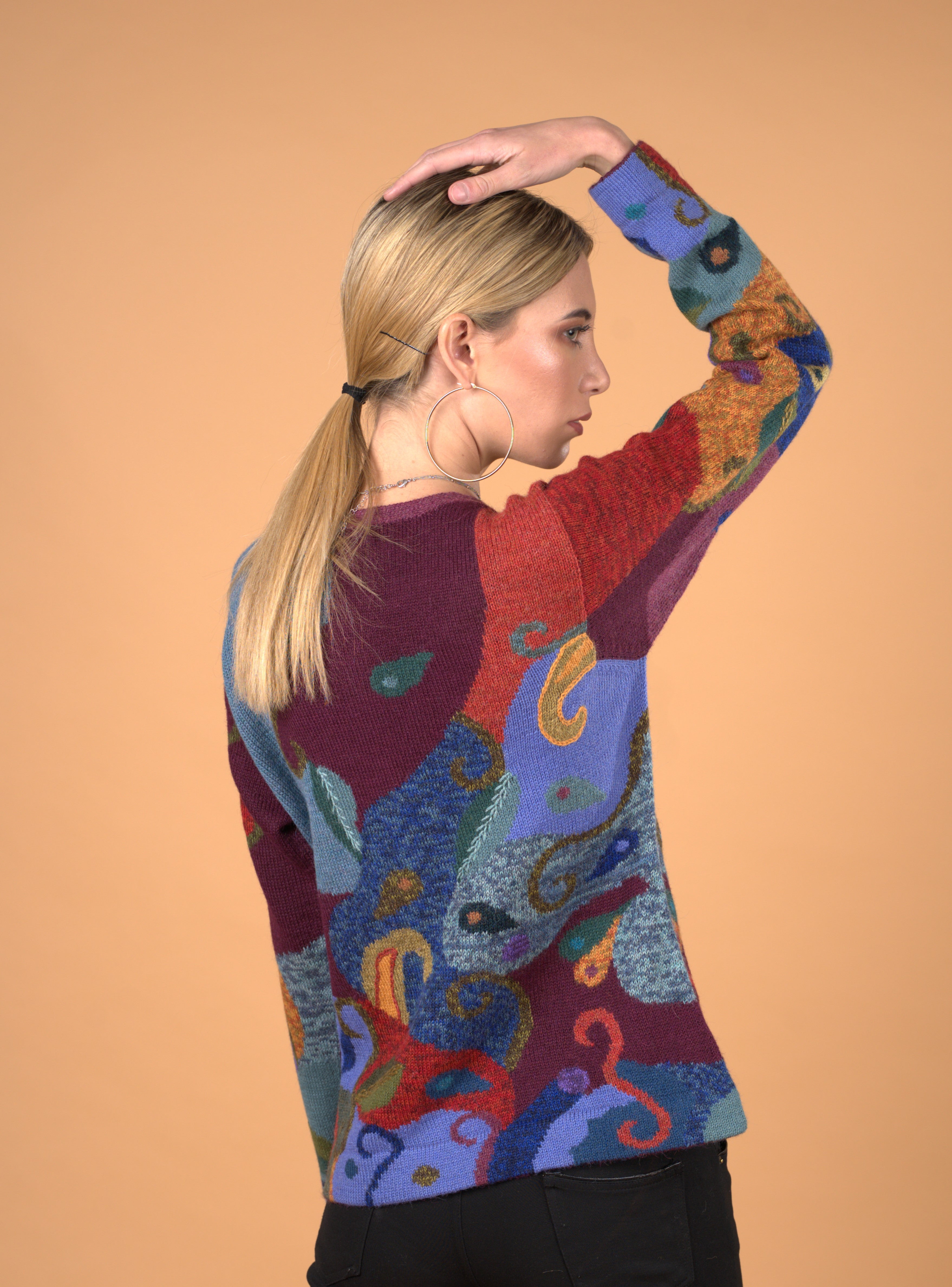 Elegant alpaca sweater for women made with 100% Baby Alpaca fiber from Peru