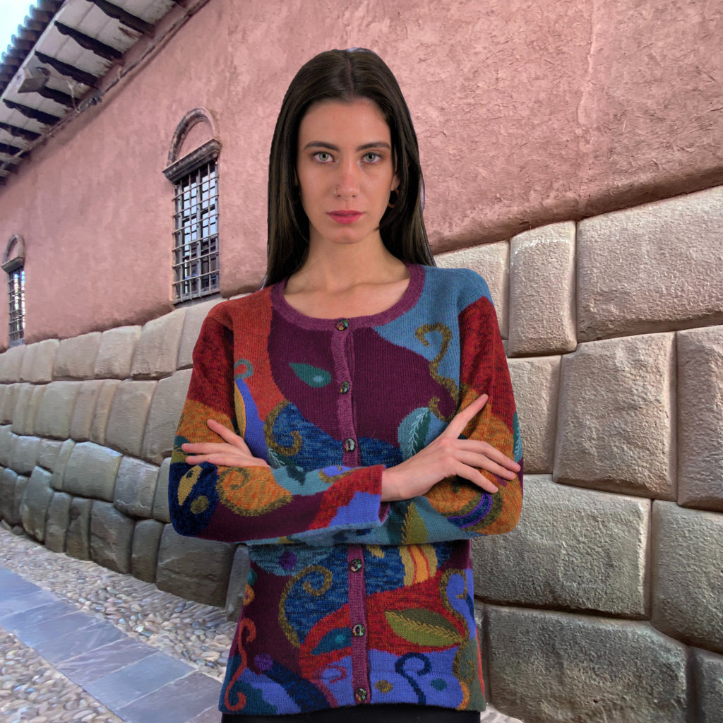 Elegant alpaca sweater for women made with 100% Baby Alpaca fiber from Peru