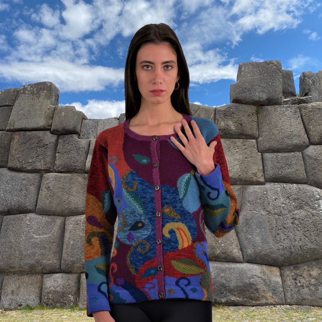 Elegant alpaca sweater for women made with 100% Baby Alpaca fiber from Peru