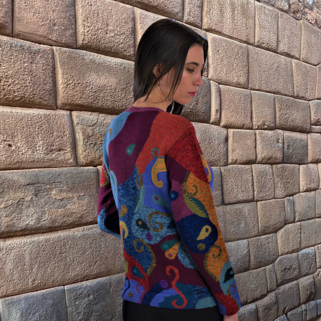 Elegant alpaca sweater for women made with 100% Baby Alpaca fiber from Peru