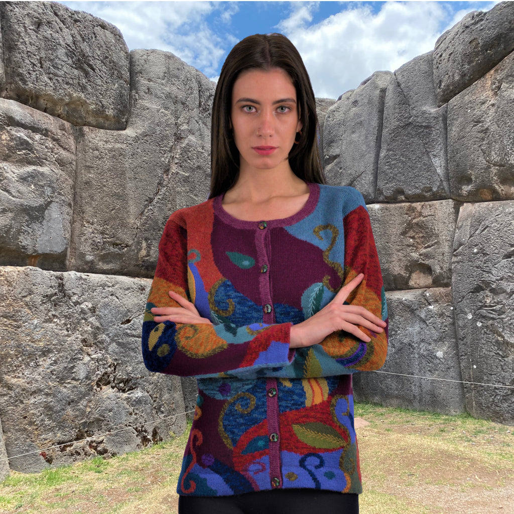 Elegant alpaca sweater for women made with 100% Baby Alpaca fiber from Peru