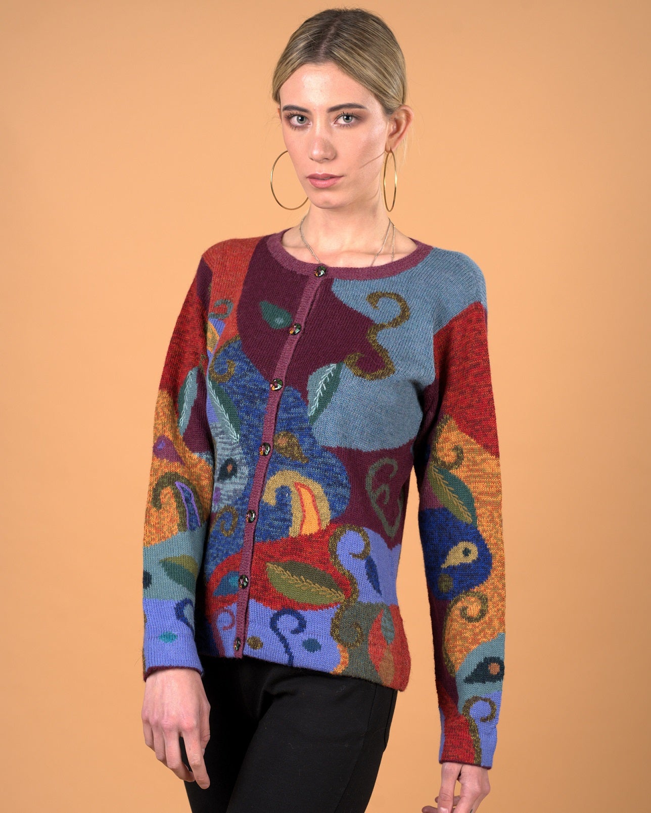 Elegant alpaca sweater for women made with 100% Baby Alpaca fiber from Peru