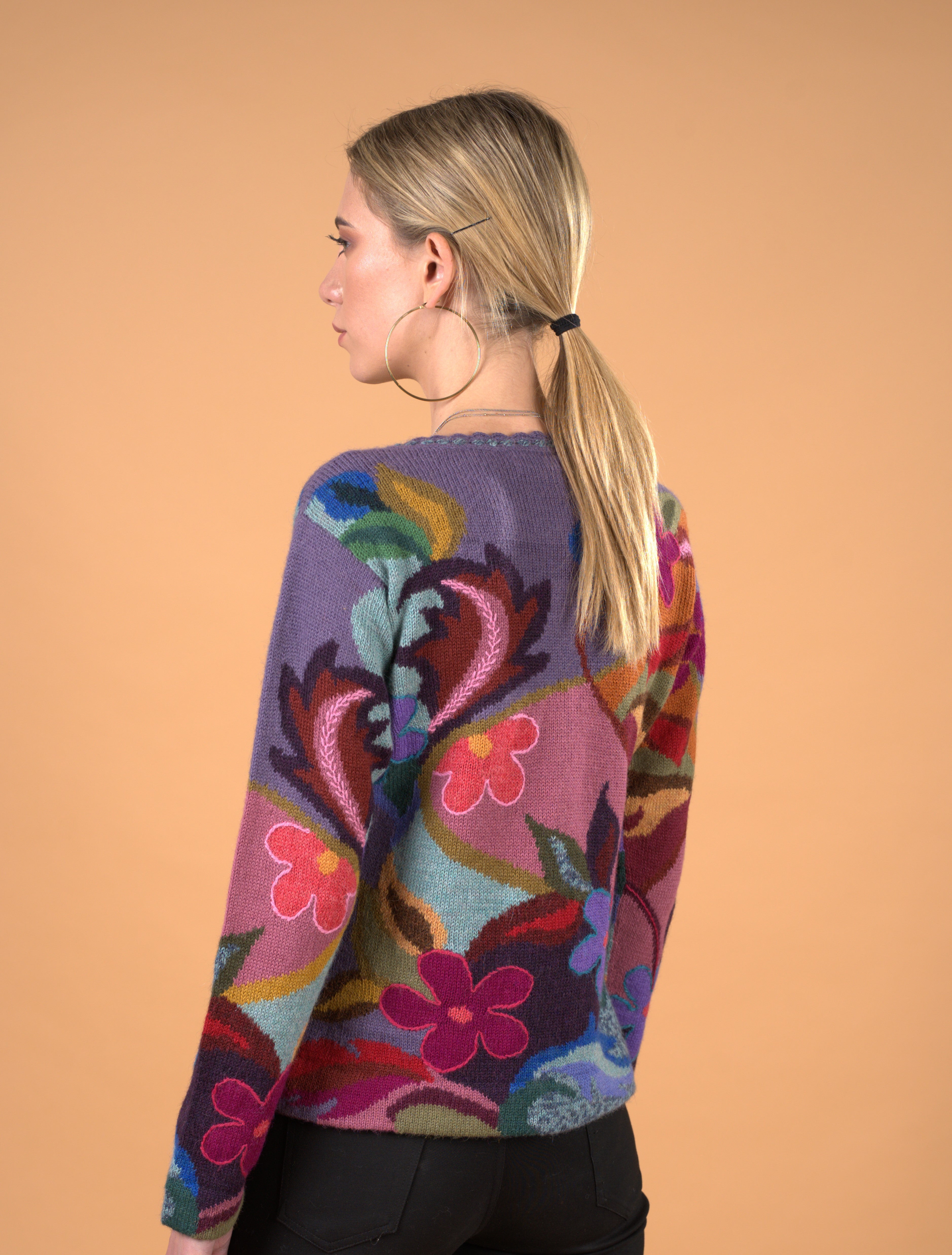 Elegant alpaca sweater for women made with 100% Baby Alpaca fiber from Peru