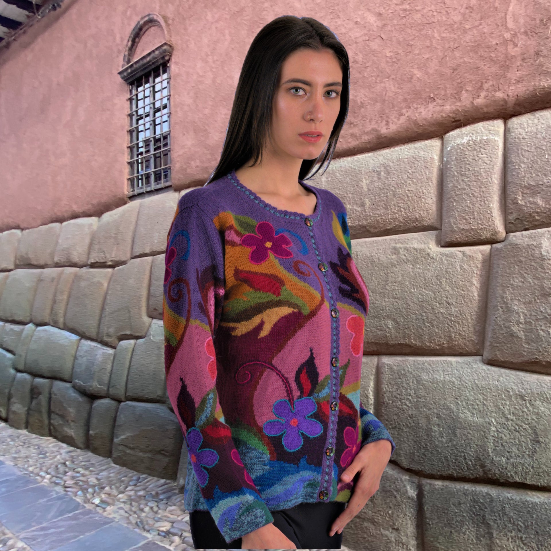 Elegant alpaca sweater for women made with 100% Baby Alpaca fiber from Peru