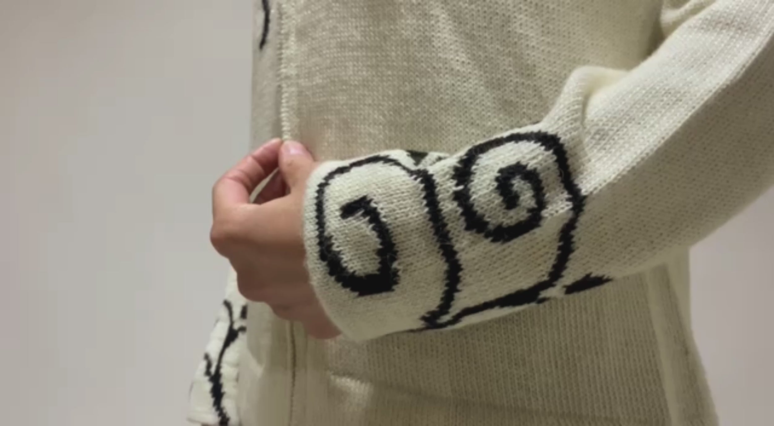Elegant alpaca sweater for women made with 100% Baby Alpaca fiber from Peru